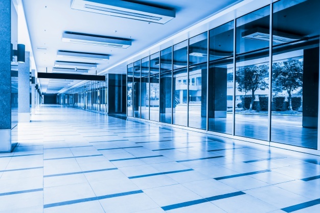 Drsna steklena vrata za še bolj privlačen izgled doma